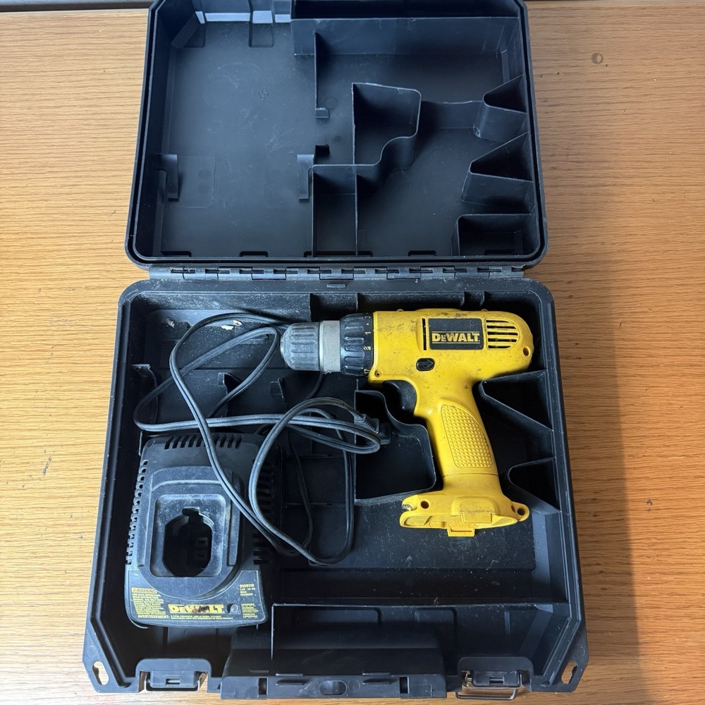 DEWALT DW927 12V 3/8" Cordless Drill with Charger and Case